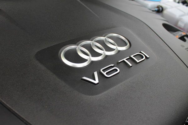 ۲۰۱۴-audi-a6-tdi-engine-cover