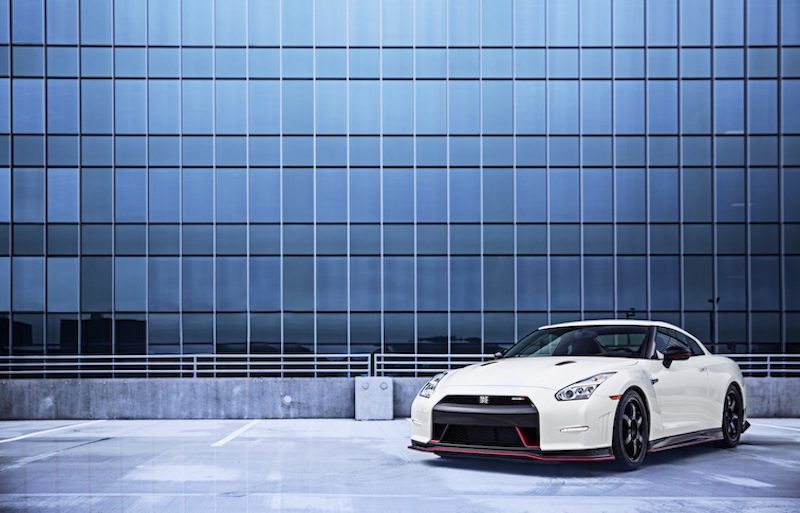 The engine in each Nissan GT-R NISMO is hand-assembled from beginning to end in a special clean room by specially trained technicians, a process similar to racing powerplant construction. An aluminum plate is added to the front of each engine showing the name of the Takumi engine craftsman.