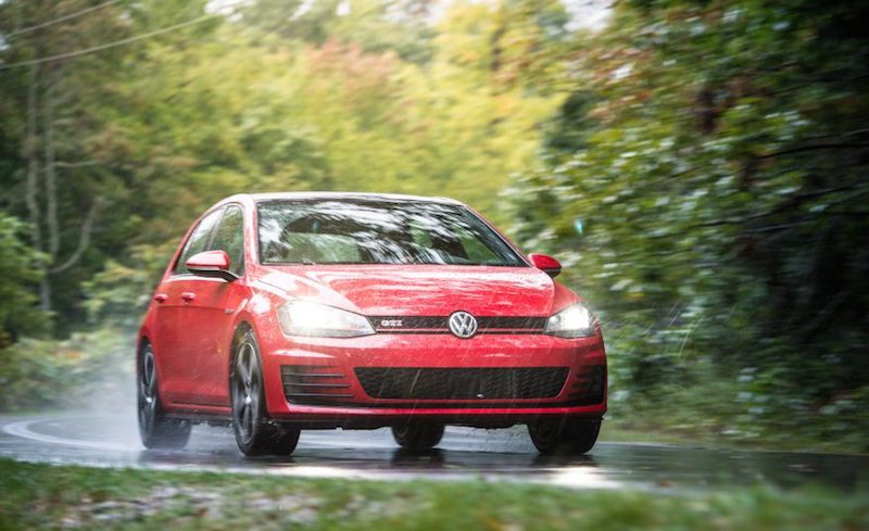 ۲۰۱۷-volkswagen-gti-103-876x535