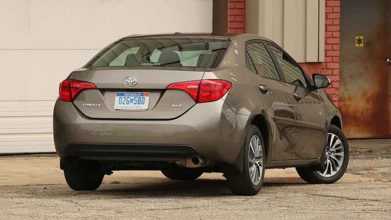 ۲۰۱۷-toyota-corolla-review-2