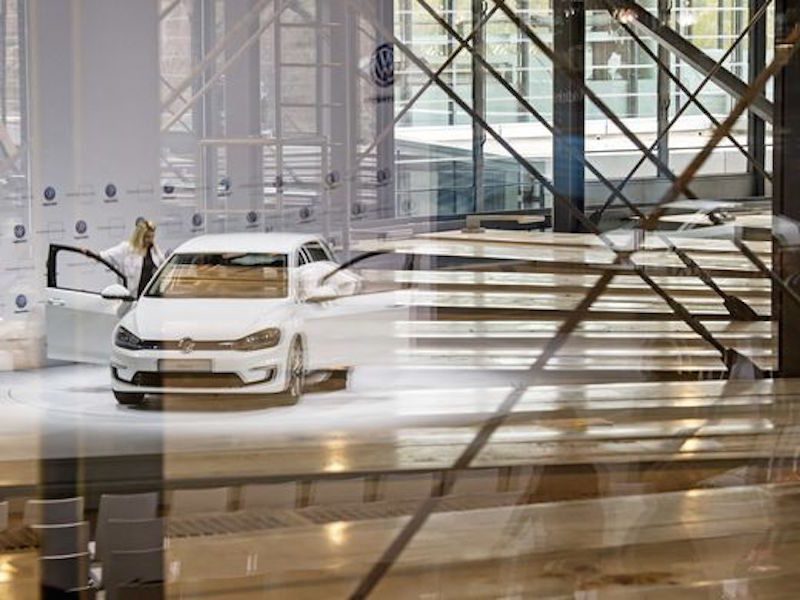 ۶۳۶۱۴۹۷۴۹۰۴۳۴۴۰۷۲۲-ap-germany-volkswagen-1