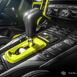 طراحی تریم جذاب زرد – مشکی برای پورشه کاین S!