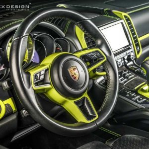 طراحی تریم جذاب زرد – مشکی برای پورشه کاین S!