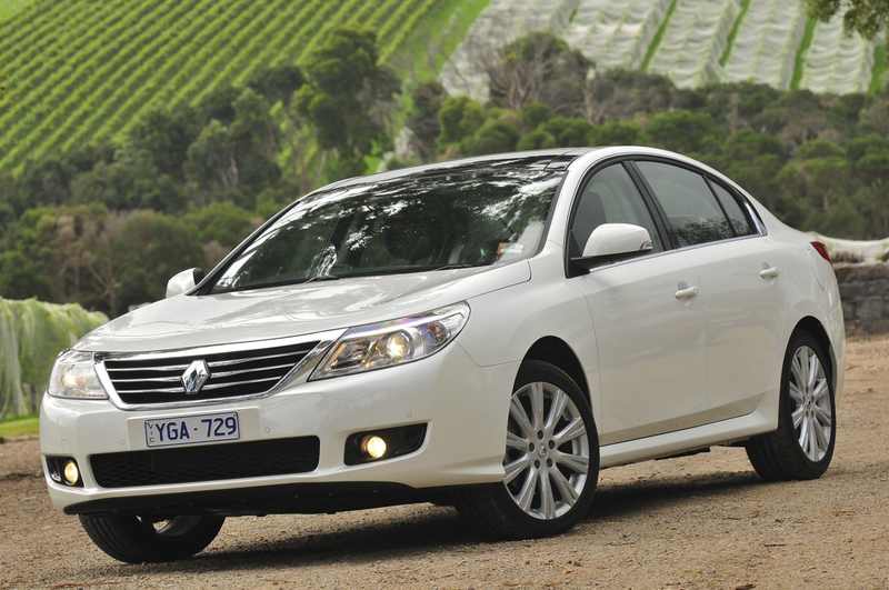 renault-latitude-1361_easy-resize-com