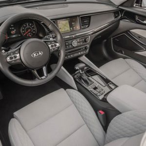 بررسی کیا کادنزا ۲۰۱۷؛ یک سدان لوکس و بی‌حاشیه!