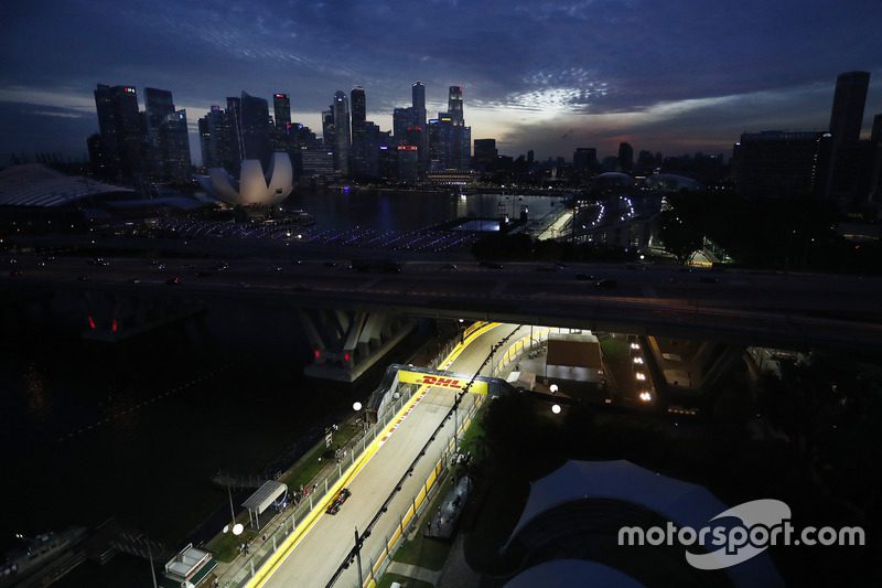 f1-singapore-gp-2016-jenson-button-mclaren-mp4-31