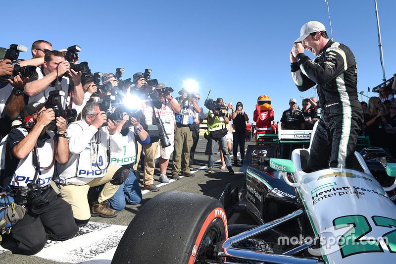 indycar-sonoma-2016-polesitter-simon-pagenaud-team-penske-chevrolet-celebrates