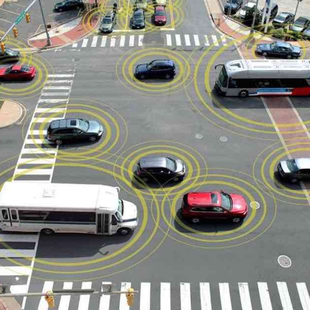 سیستم ارتباطی V2V تا سال ۲۰۲۰ میلادی اجباری می‌شود!