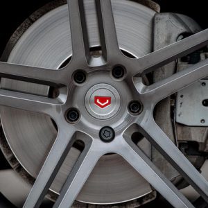 حال و هوای اسپرت‌تر بی‌ام‌و X5 با رینگ‌های دست‌ساز ۲۲ اینچی!