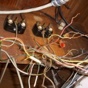 اگر در خانه خود، سیم‌های قدیمی و ازکارافتاده مشاهده کردیم، باید چه‌کاری انجام دهیم؟