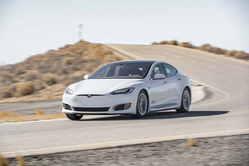 2016-Tesla-Model-S-60-front-three-quarter-in-motion-1