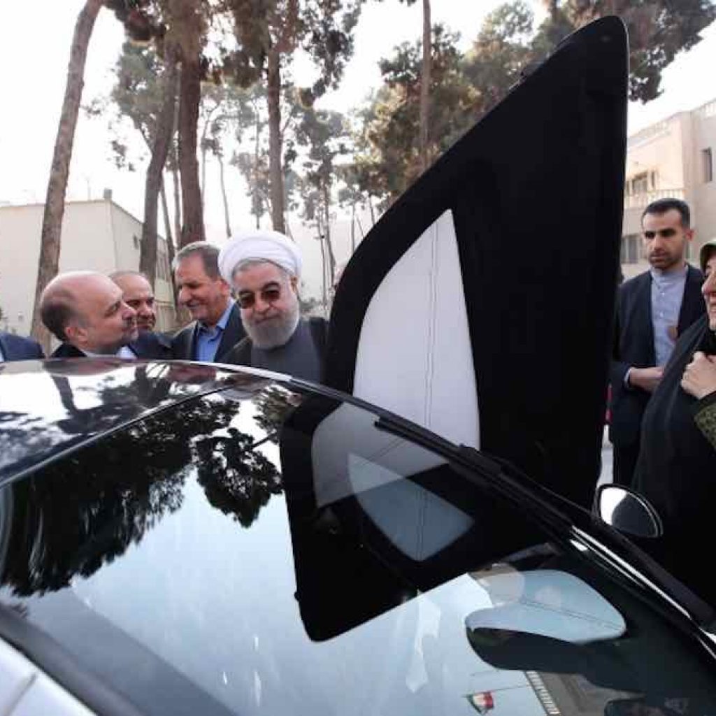 آیا لبخند دولتمردان می‌تواند خودروهای برقی را راهی جاده‌های ایران کند؟!