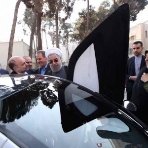 آیا لبخند دولتمردان می‌تواند خودروهای برقی را راهی جاده‌های ایران کند؟!