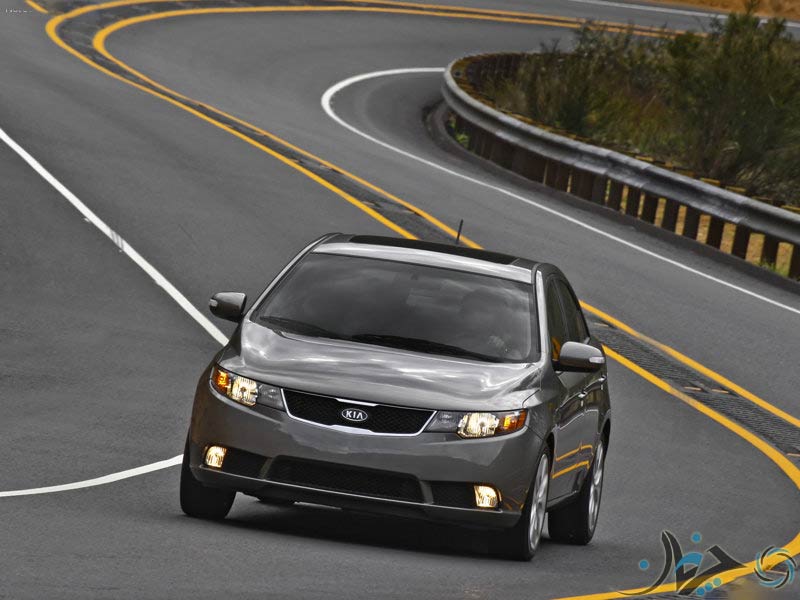 Kia-Forte-2010-800-13