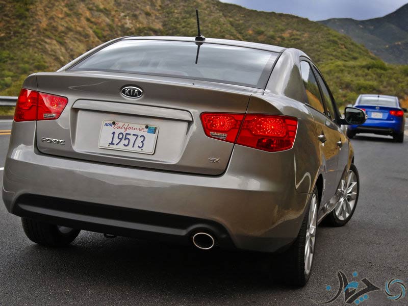 Kia-Forte-2010-800-15