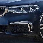 بی‌ام‌و M550i xDrive سریع‌تر و ارزان‌تر از مرسدس E43 AMG
