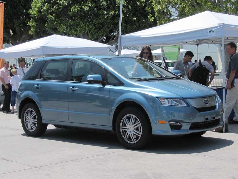 chinese-battery-electric-crossover-byd-e6-test-drive-los-angeles-may-2012_100390055_h
