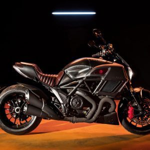 موتورسیکلت چرمی و فشن Diavel، حاصل همکاری مشترک دوکاتی و دیزل!