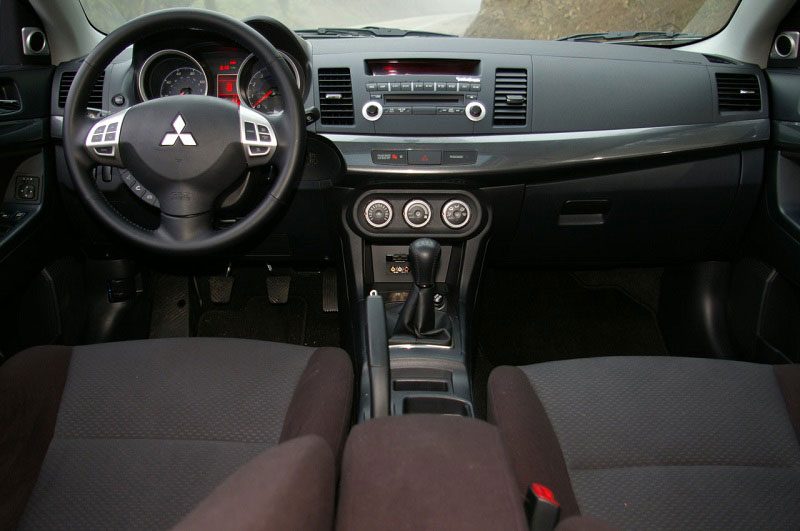 mitsubishi-lancer-interior-1