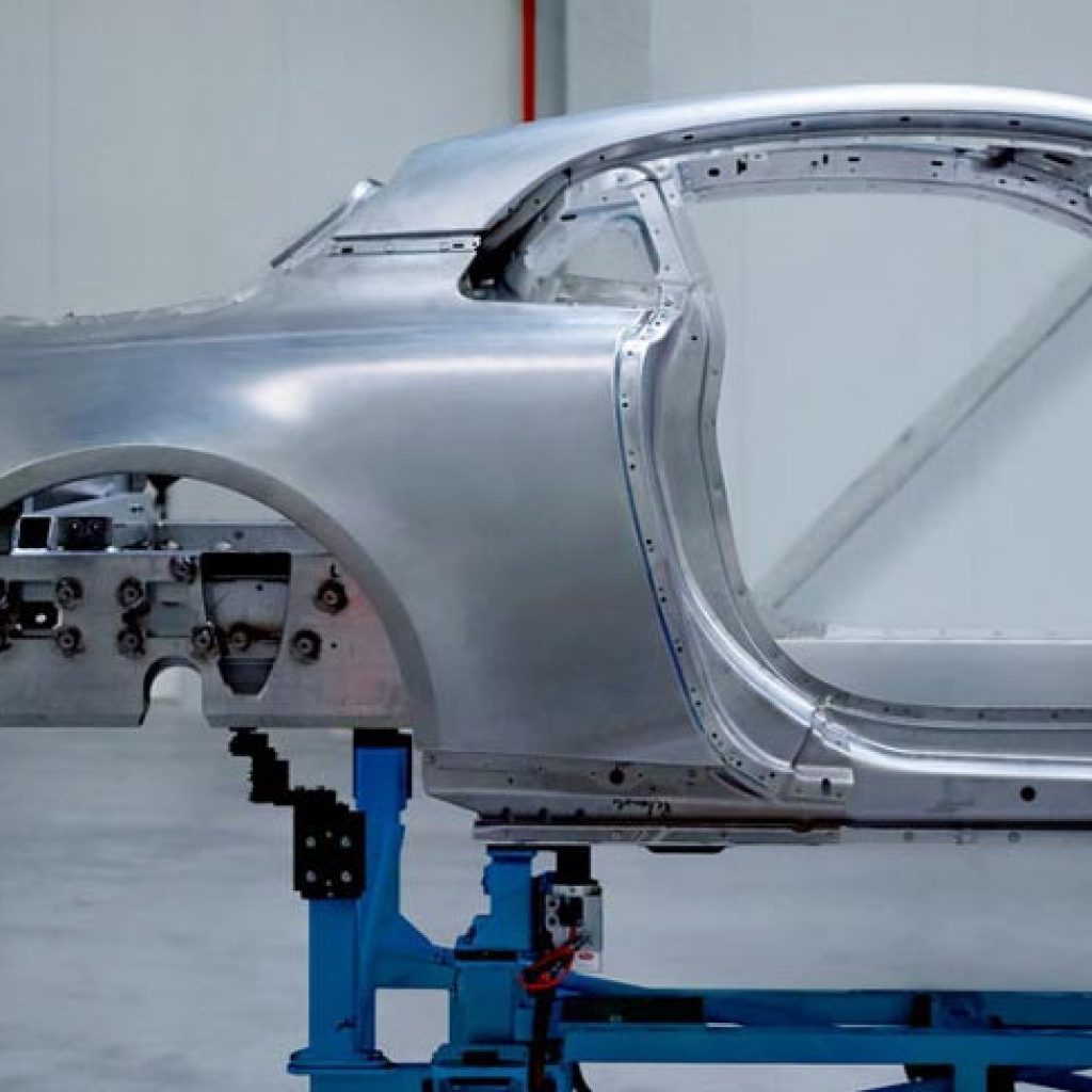 نگاهی زیرچشمی به شاسی سبک و آلومینیومی شرکت آلپاین