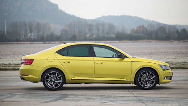 skoda-superb-sportline-with-dragon-skin-paint0