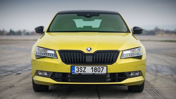 skoda-superb-sportline-with-dragon-skin-paint5