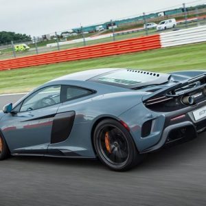 همکاری مک‌لارن و بی‌ام‌و برای توسعه پیشرانه‌هایی با فناوری نوین