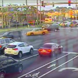 تصادف خودروی شاسی‌بلند با سرعت ۷۰ مایل بر ساعت به‌دلیل عطسه‌کردن راننده!