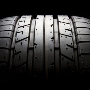 چگونه زمان مناسب برای تعویض لاستیک‌هایمان را تشخیص دهیم؟