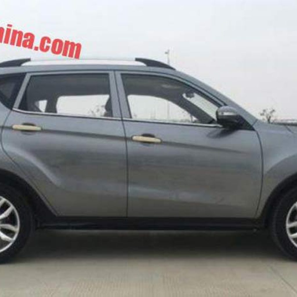 شاسی‌بلند لندویند E36 در مقابل دوربین ظاهر شد!