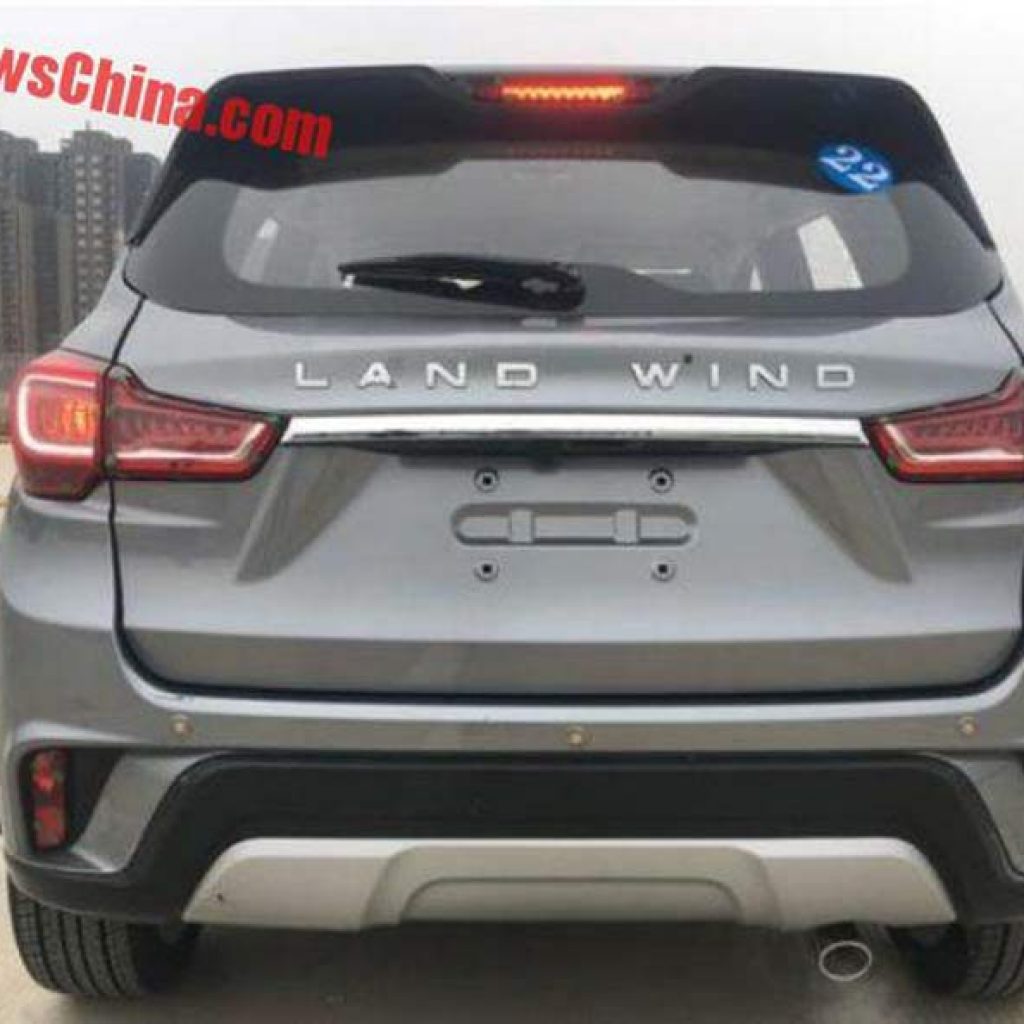 شاسی‌بلند لندویند E36 در مقابل دوربین ظاهر شد!