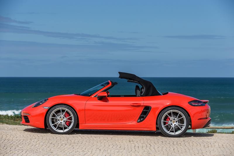 2017-Porsche-718-Boxster-S-side-04