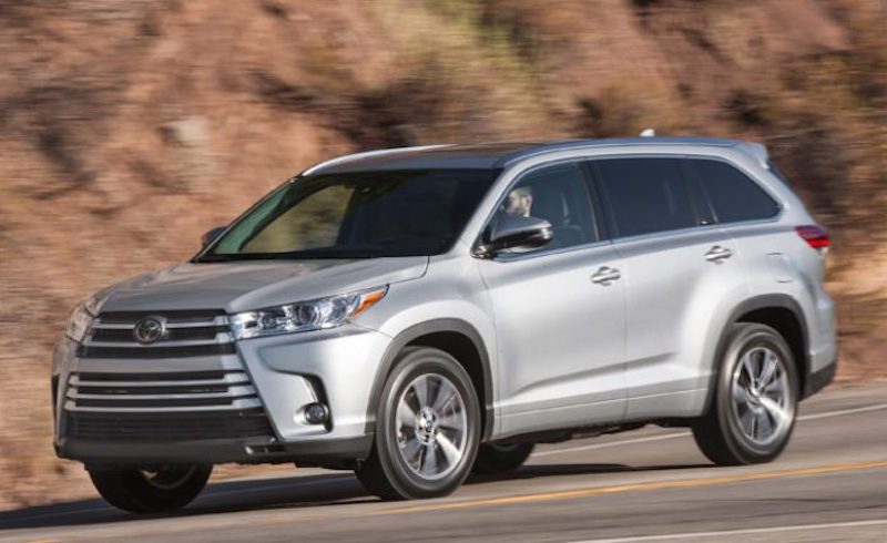2017-toyota-highlander-696x426