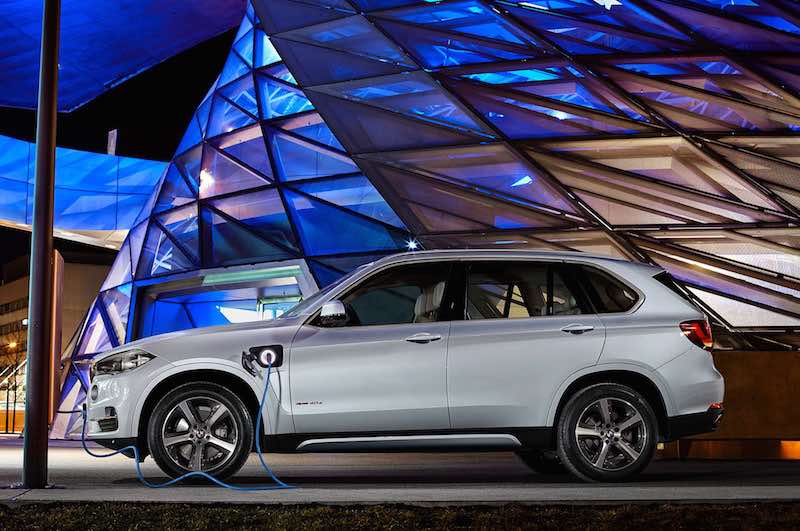 BMW-X5-xDrive40e-profile-charging