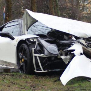 برخورد فراری 458 در آمستردام با یک درخت!