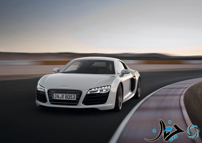 2010-audi-r8-v10-679x480