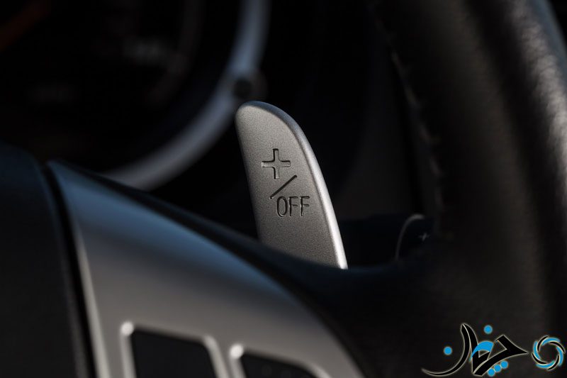 2016-Mitsubishi-Lancer-GT-paddle-shifter