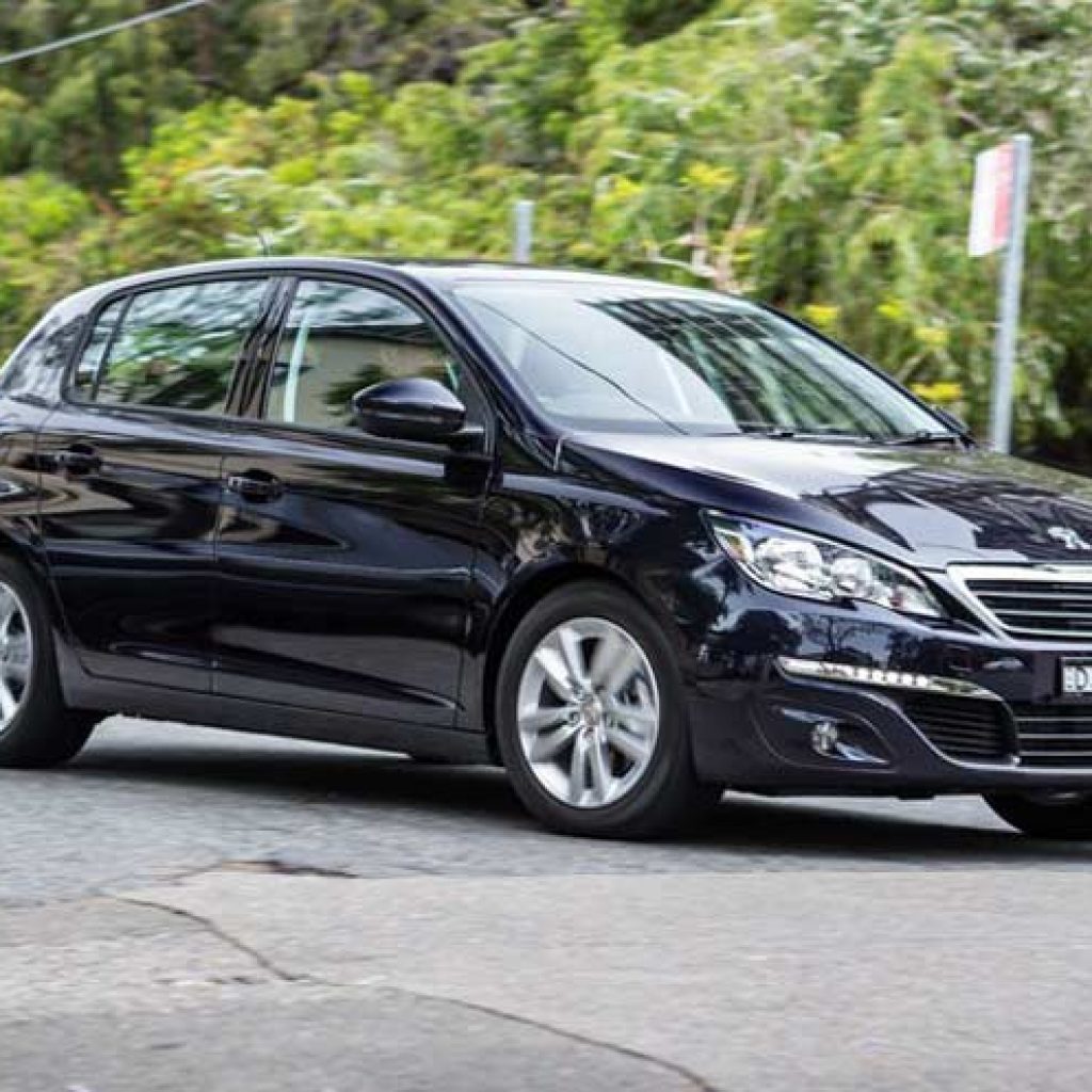 بررسی کوتاه پژو ۳۰۸ مدل ۲۰۱۷: هاچ بک دوست داشتنی!