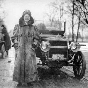 آشنایی با ۱۰ زن که صنعت خودروسازی را تکان دادند!