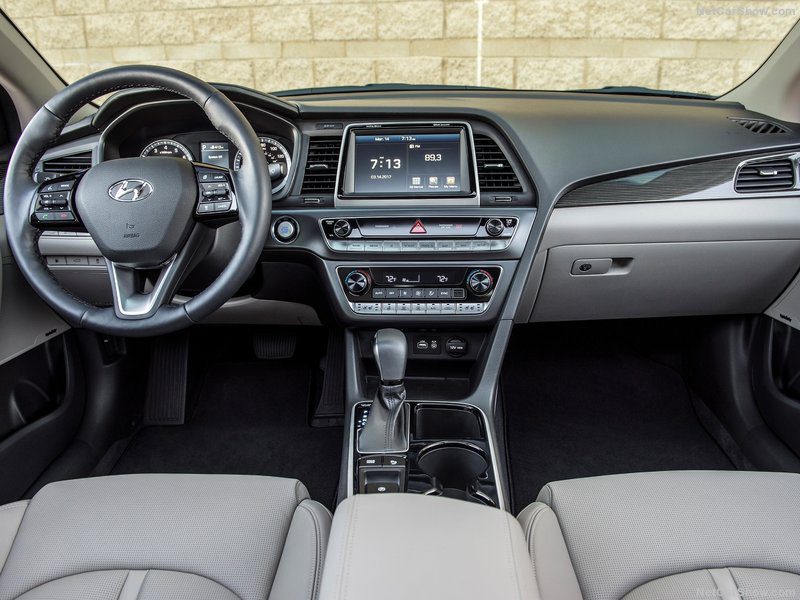 Hyundai-Sonata-2018-800-39