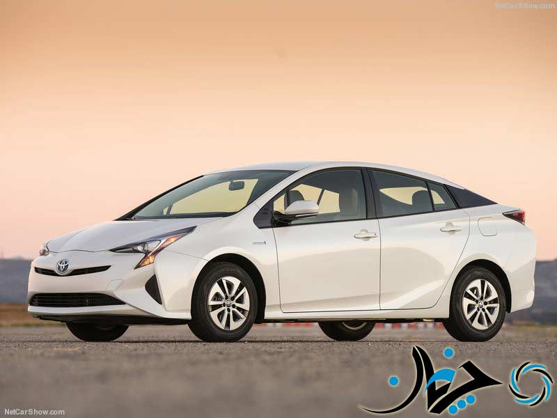 Toyota-Prius-2016-800-01