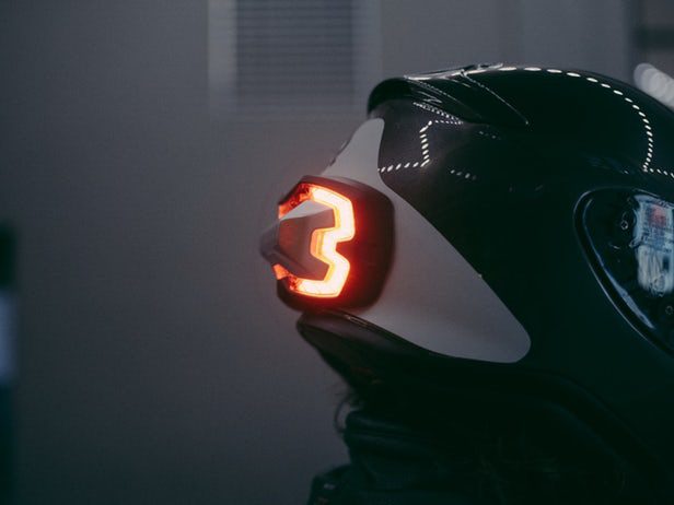 brake-free-motorcycle-helmet-smart-light-6
