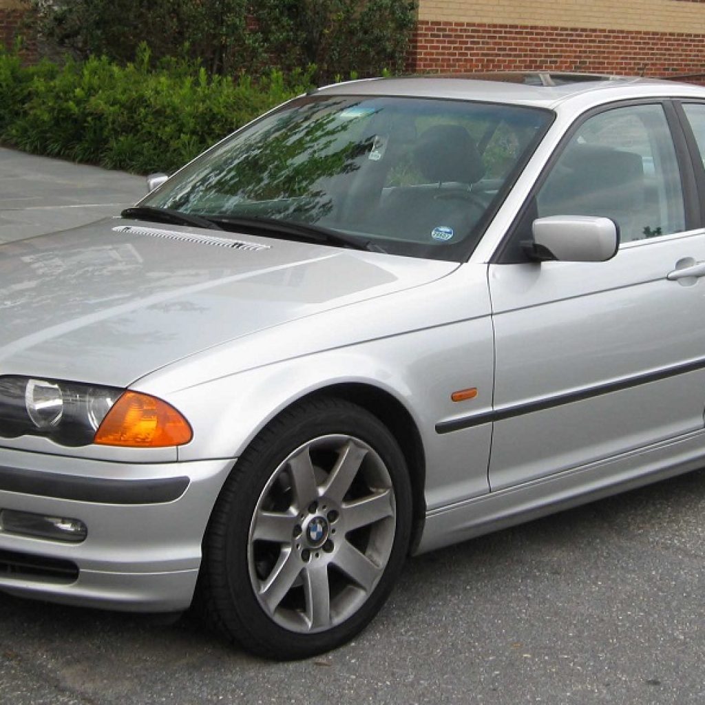 راننده بی‌ام‌و و درب کنده شده در نوربرگرینگ!