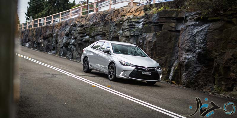 2016-Toyota-Camry-RZ-59