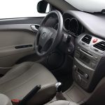 مقایسه جک J5 دنده‌ای با دنا پلاس؛ پیشرفت و پسرفت!