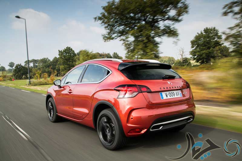 DS4-cross-back-back