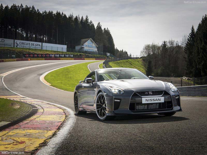 Nissan-GT-R-2017-800-05