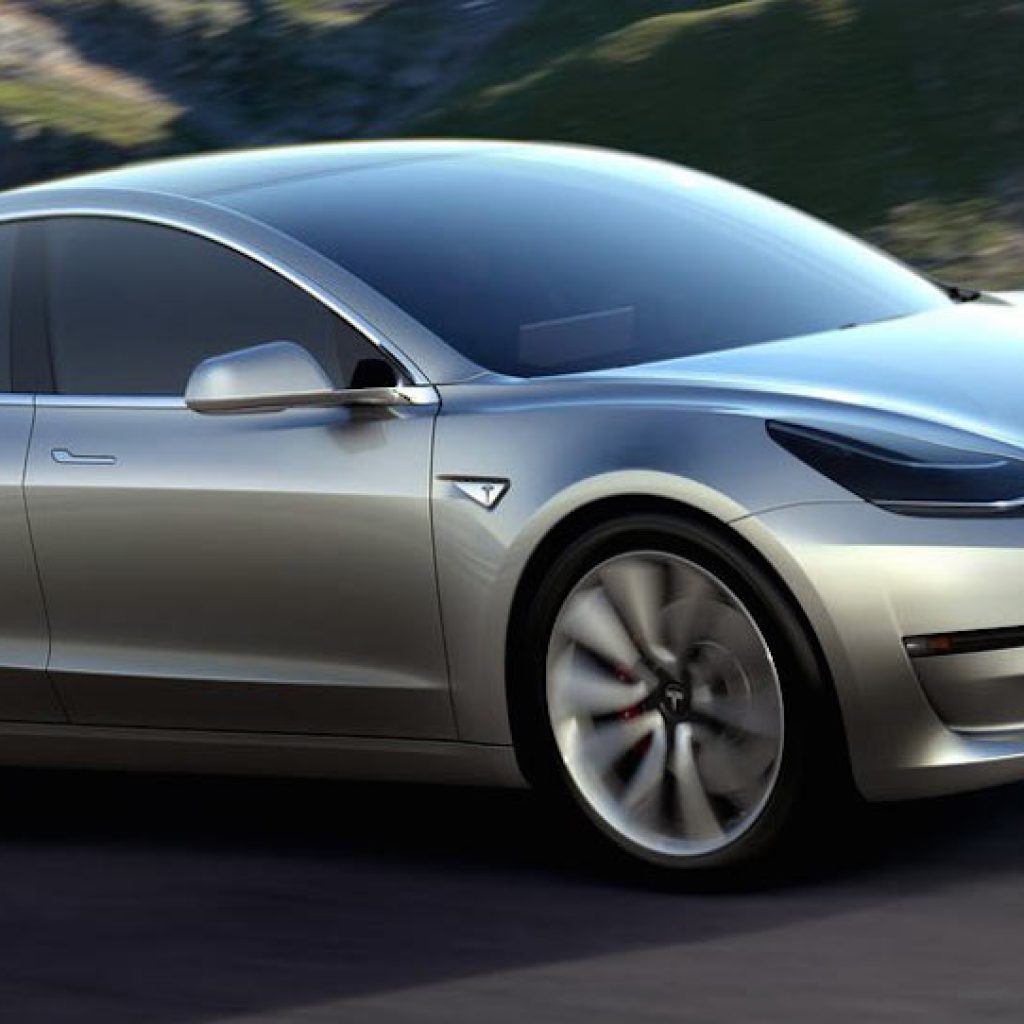 ۲.۷ میلیارد دلار درآمد تسلا در سه ماهه اول سال ۲۰۱۷!