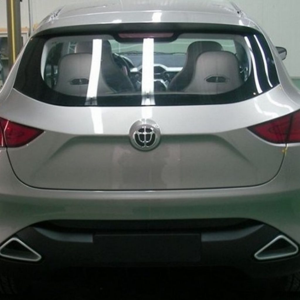 تست خودرو شاسی‌بلند برلیانس V6 در چین