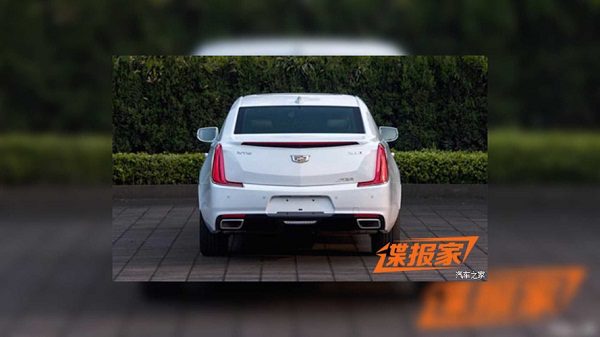 cadillac-xts-leaked-1